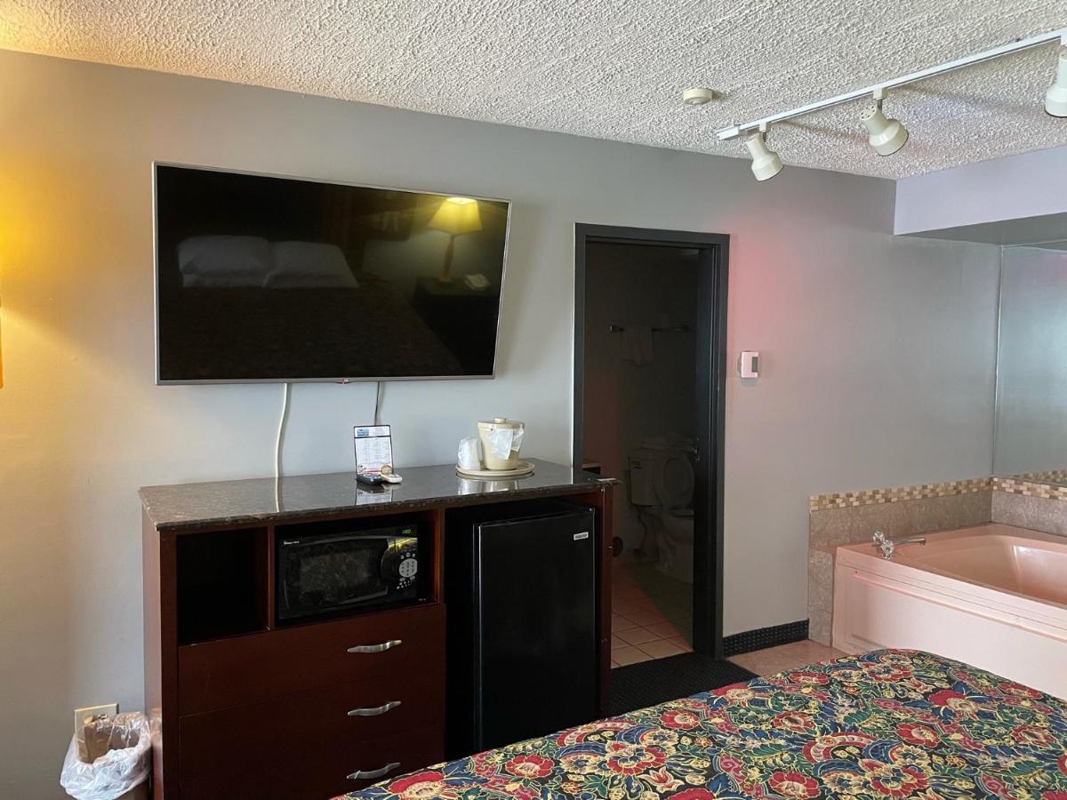 American Inn And Suites Countryside Exterior foto